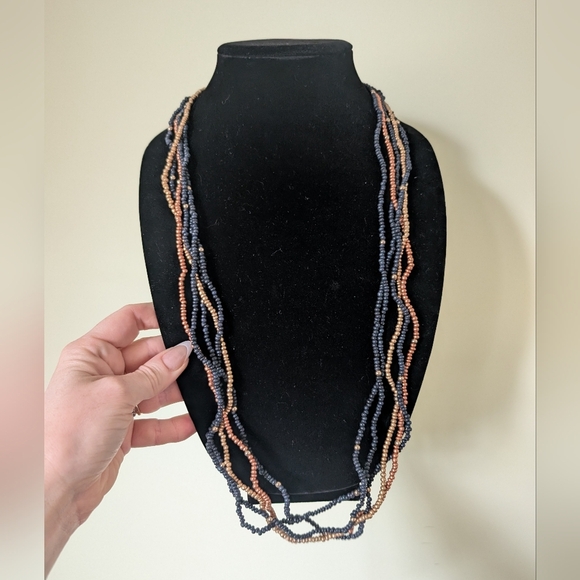 Elegant Multicolor Beaded Necklace - Picture 1 of 8